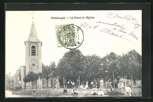 AK Villebougis, La Place et l`Eglise