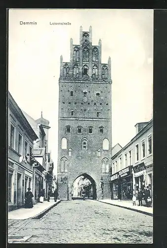 AK Demmin, Luisenstrasse mit Toreingang