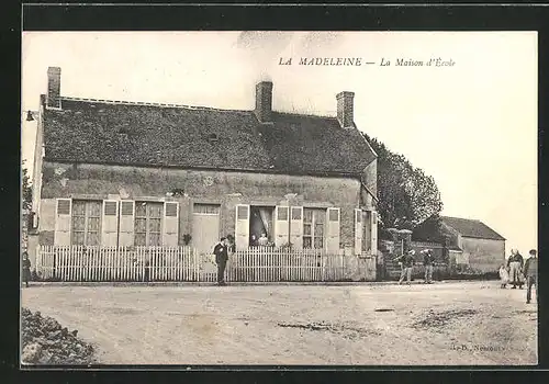 AK La Madeleine, La Maison d`École