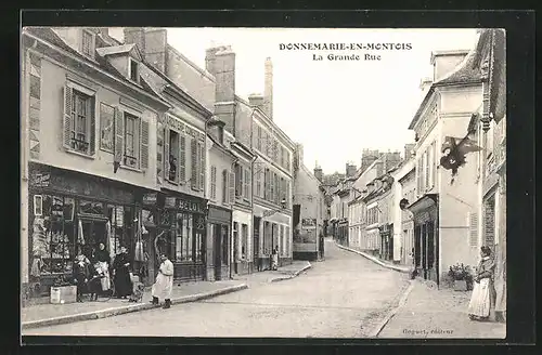 AK Donnemarie-en-Motois, La Grande Rue