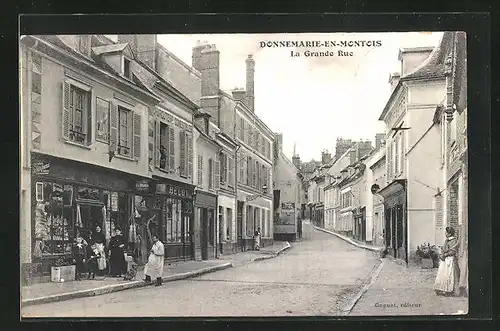 AK Donnemarie-en-Montois, La Grande Rue