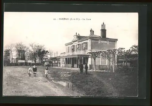 AK Houdan, La Gare, Bahnhof