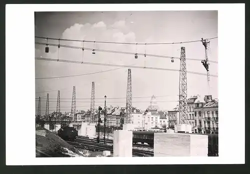 17 Fotografien Fotograf unbekannt, Ansicht Paris, Bahnhof Gare du Nord, Gleisarbeiten & Wartung der Oberleitungen