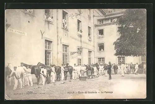 AK Autun, Ecole de Cavalerie, le Pansage