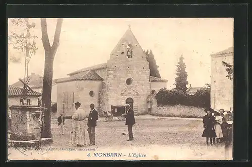 AK Monbran, Messe devant l`Eglise