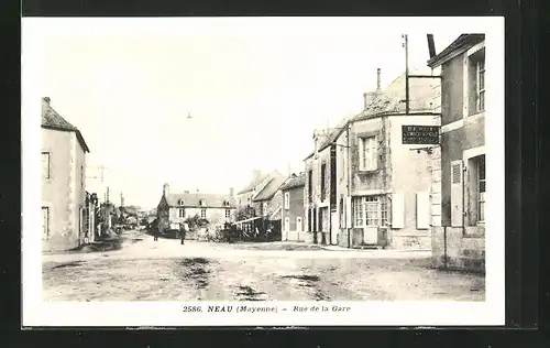 AK Neau, Vue dans Rue de la Gare