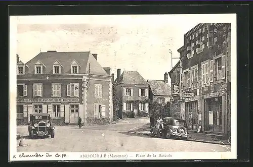 AK Andouillé, Place de la Bascule et Hotel du Pigeon Blanc Reumeau Blottiere