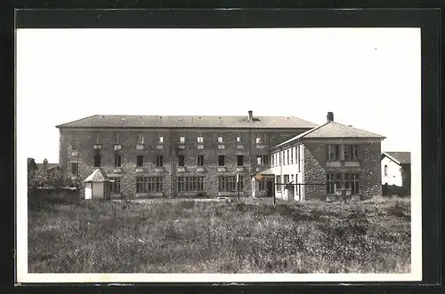 AK Menil-Flin, École Missionnaire, Coté Nord
