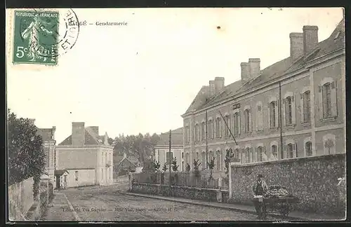AK Bauge, Rue avec Gendarmerie