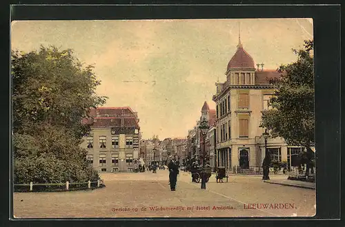 AK Leeuwarden, Gezicht op de Wirsumerdijk m. Hotel Amicitia