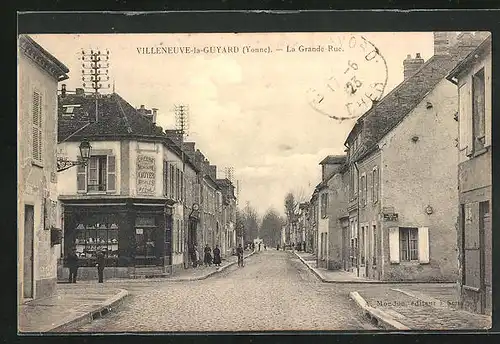 AK Villeneuve-la-Guyard, la Grande-Rue