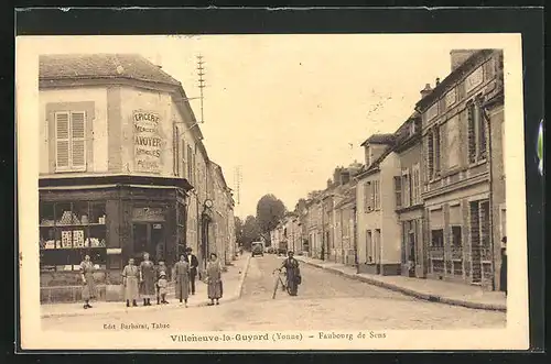 AK Villeneuve-la-Guyard, Faubourg de Sens et Epicerie A. Voyer