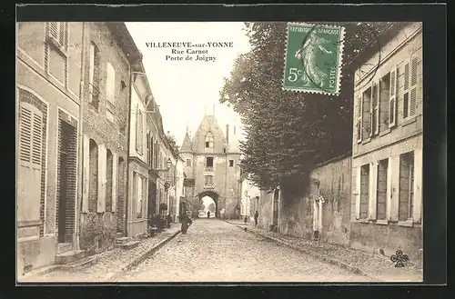 AK Villeneuve-sur-Yonne, Rue Carnot, Porte de Joigny