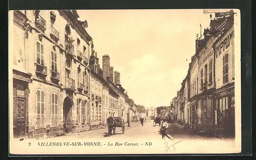 AK Villeneuve-sur-Yonne, La Rue Carnot