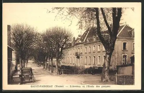 AK Saint-Fargeau, l'Avenue et l'Ecole des garcons