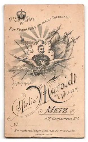 Fotografie Atelier Maroldt, Metz, Gartenstr. 7, Kaiser Wilhelm II. in Uniform mit Adler und Fahnen