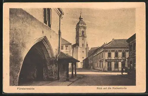 AK Fürstenwalde, Rathausstrasse mit Marienkirche und Nationalbank