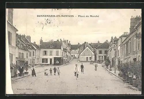 AK Donnemarie-en-Montois, Place du Marché