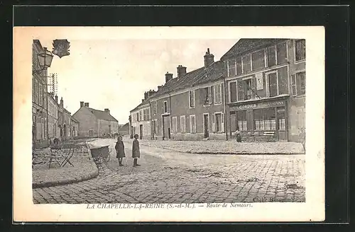 AK La Chapelle-la-Reine, Route de Nemours, Kinder auf der Strasse