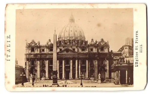 Fotografie unbekannter Fotograf, Ansicht Rom-Vatikan, Blick auf L`Eglise St. Pierre, Basilika