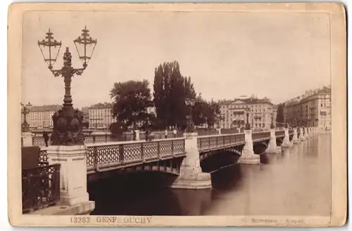 Fotografie Georges Sommer, Naples, Place Victoire, Ansicht Genf, Blick über eine Brücke in die Stadt Ouchy