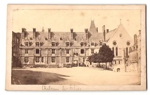 Fotografie unbekannter Fotograf, Ansicht Blois, Innenhof des Chateau des Blois