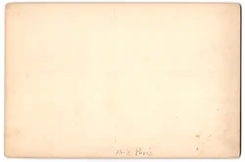 Fotografie unbekannter Fotograf, Ansicht Paris, La Rue Royale mit Litfasssäule