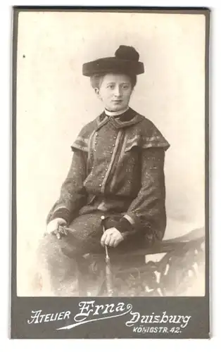 Fotografie Erna, Duisburg, Königstrasse 42, Dame mit aussergewöhnlichem Hut