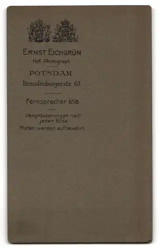 Fotografie Ernst Eichgrün, Potsdam, Brandenburgerstrasse 63, Sympathischer betagter Herr mit karierter Weste