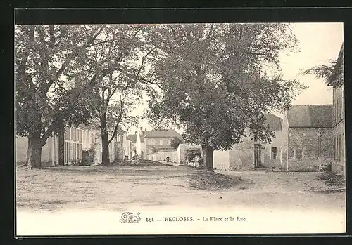 AK Recloses, La Place et la Rue