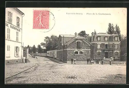 AK Lizy-sur-Ourcq, Place de la Gendarmerie