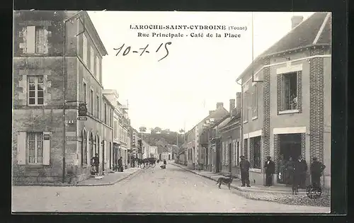 AK Laroche-Saint-Cydoine, Rue Principale, Café de la Place