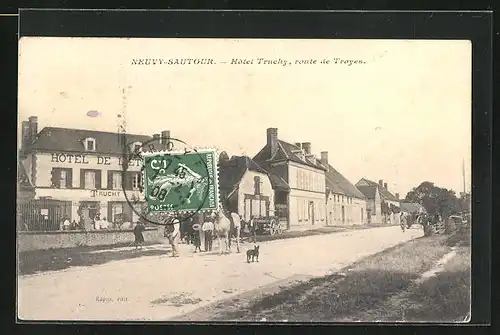 AK Neuvy-Sautour, Hôtel Truchy, Route de Troyes