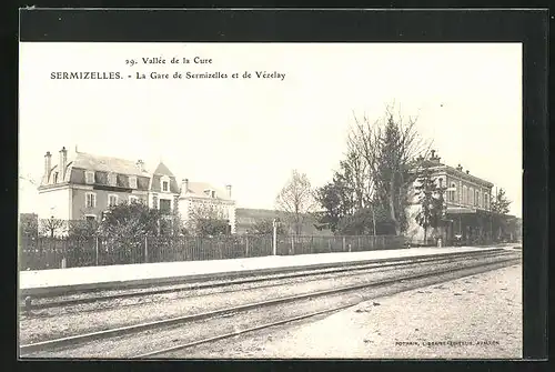 AK Sermizelles, La Gare de Sermizelles et de Vezelay, Bahnhof