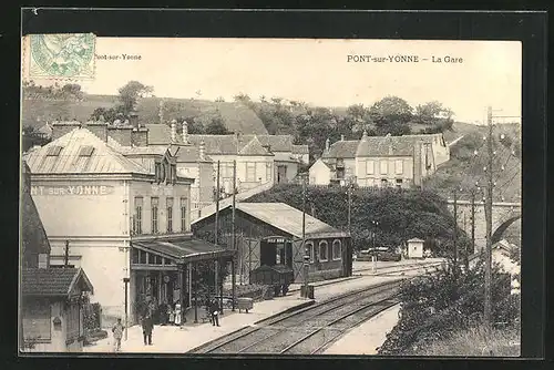 AK Pont-sur-Yonne, La Gare, Bahnhof