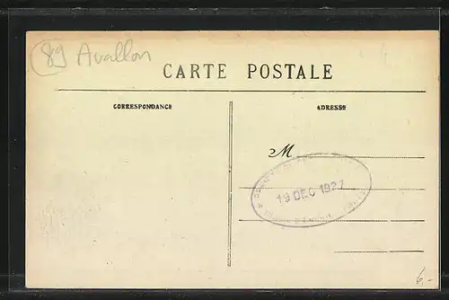AK Avallon, La Gare, Kutsche am Bahnhof