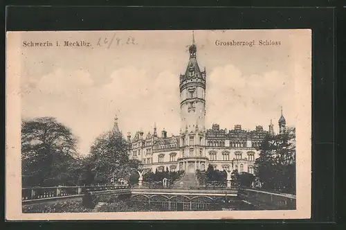 AK Schwerin in Mecklenburg, Blick auf Grossherzogliches Schloss