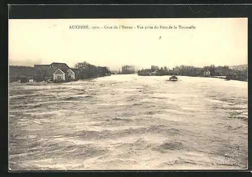 AK Auxerre, Crue de l`Yonne 1910, Vue prise du Pont de la Tournelle, Hochwasser