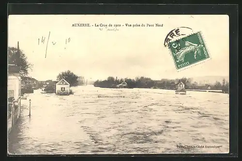 AK Auxerre, Crue de l`Yonne 1910, Vue prise du Pont Neuf, Hochwasser