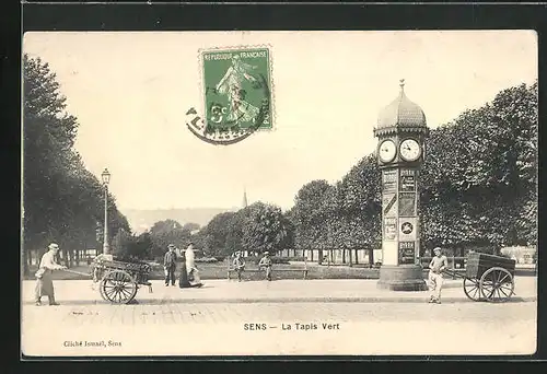 AK Sens, La Tapis Vert, Litfasssäule mit Uhr