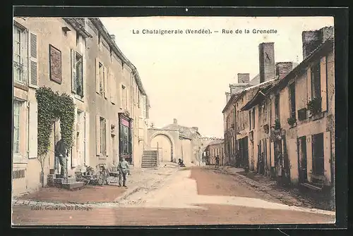 AK La Chataigneraie, Rue de la Grenette
