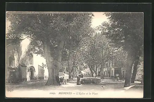 AK Meounes, L`Eglise et la Place