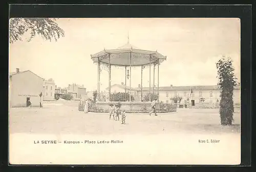 AK La Seyne, Kiosque - Place Ledru-Rollin