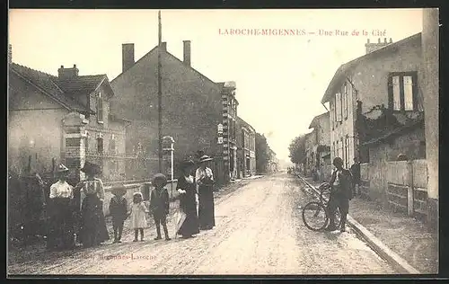 AK Laroche-Migennes, Une Rue de la Ché