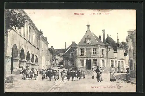 AK Ouanne, La Halle et la Mairie