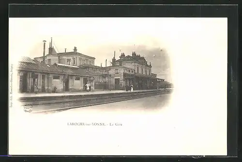 AK Laroche-sur-Yvonne, La Gare, Bahnhof