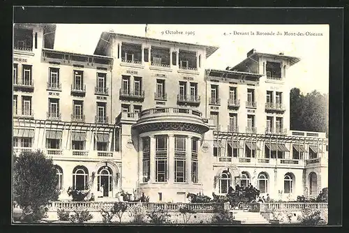 AK Mont-des-Oiseaux, Devant la Rotonde