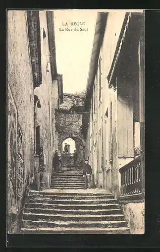 AK La Reole, La Rue de Saut