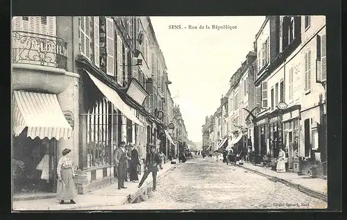 AK Sens, Rue de la Republique