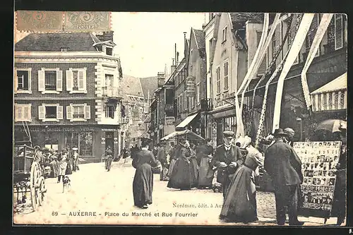 AK Auxerre, Place du MArche et Rue Fourrier